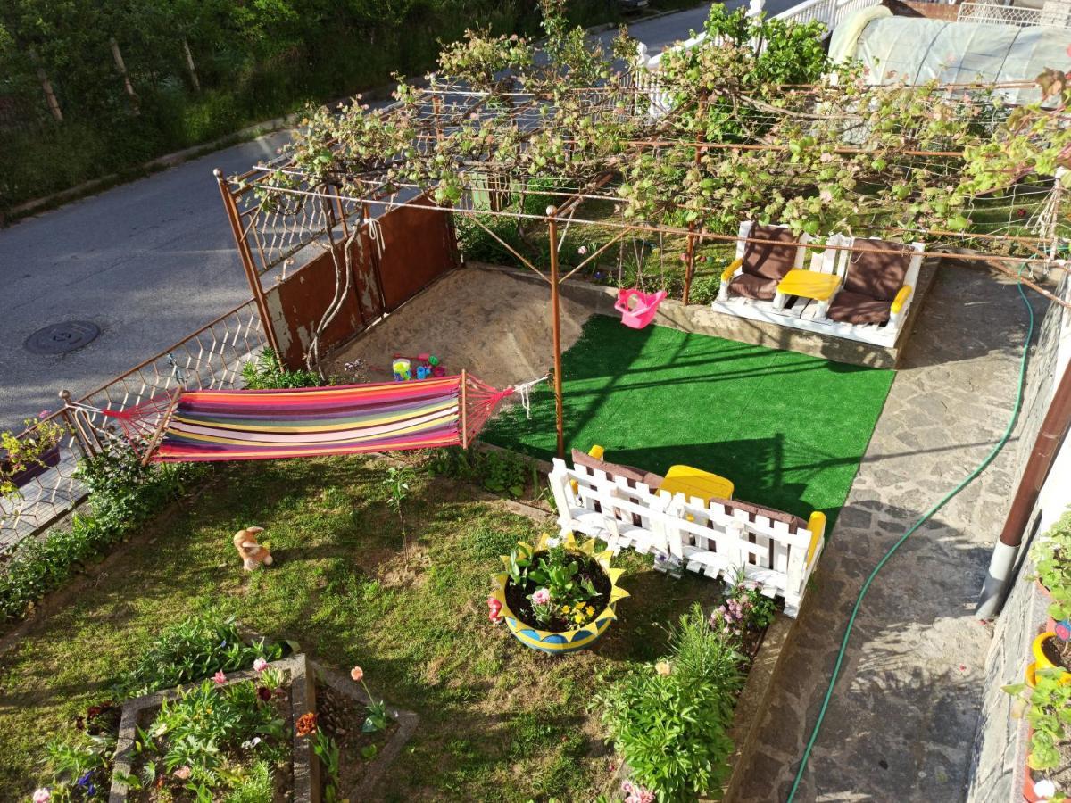 Guest Rooms Profirov Slatograd Exterior foto