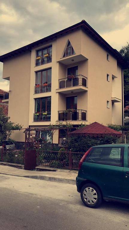Guest Rooms Profirov Slatograd Exterior foto