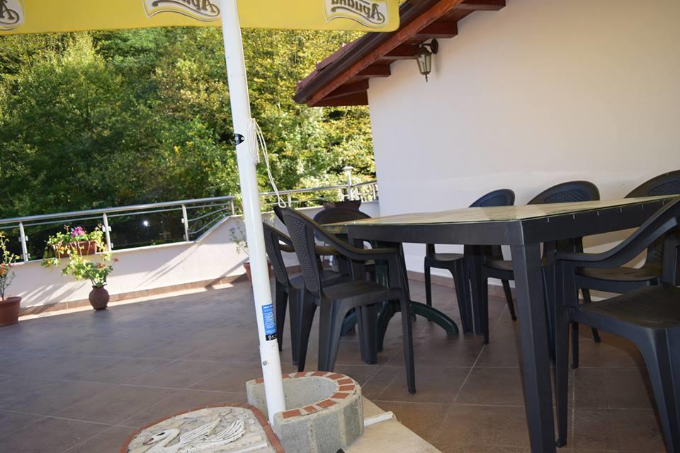 Guest Rooms Profirov Slatograd Exterior foto